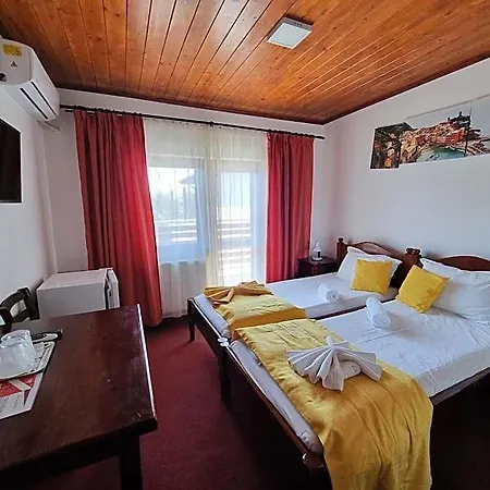 Casa Luca Hotel 2*